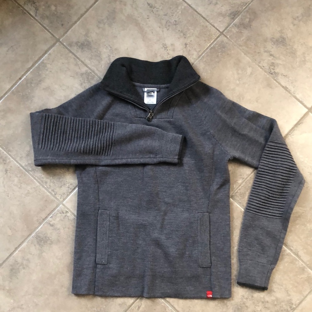 North face small sweater